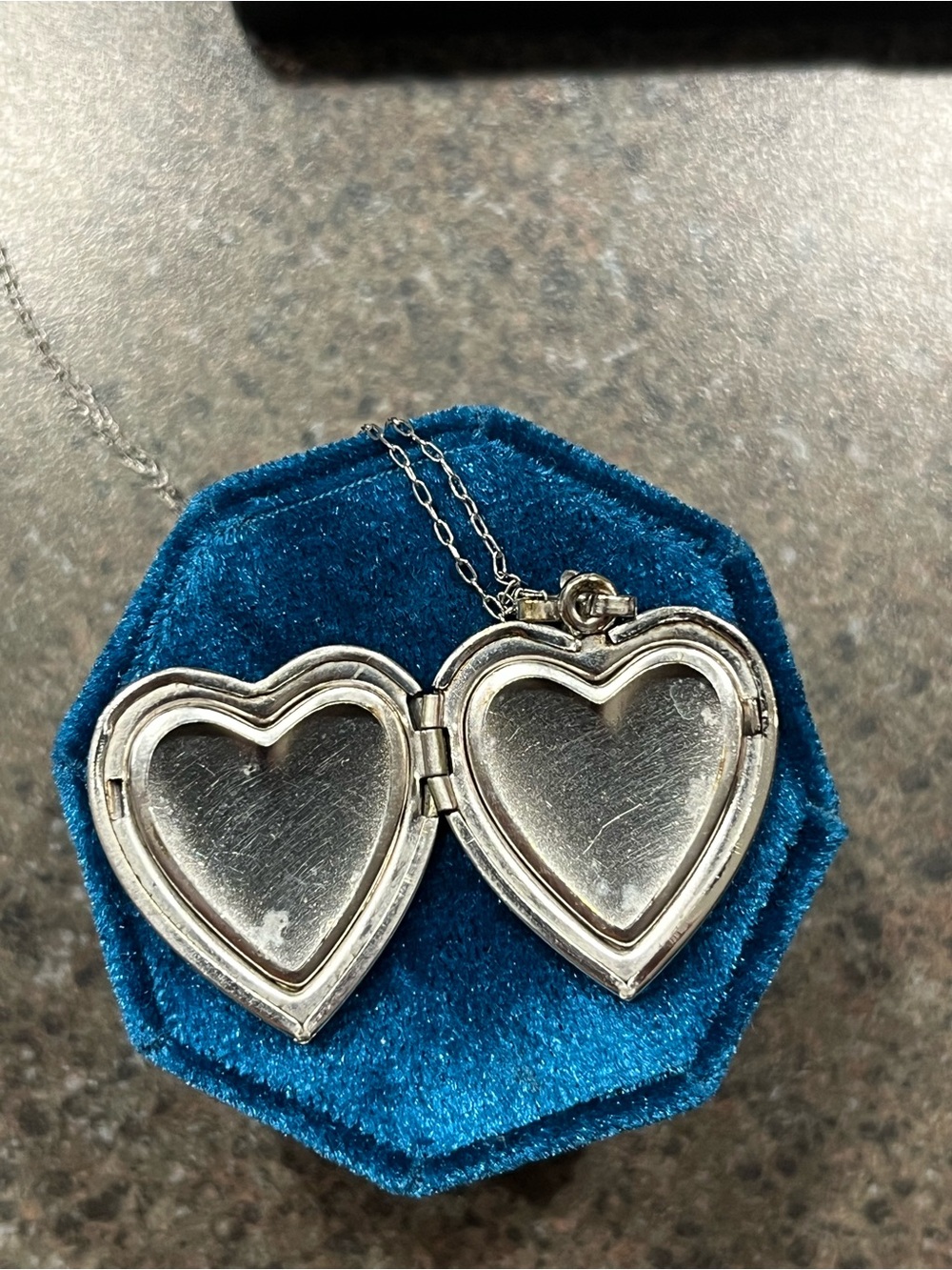 Vintage Sterling Etched Heart Locket & Chain- 17” - Picture 7 of 10